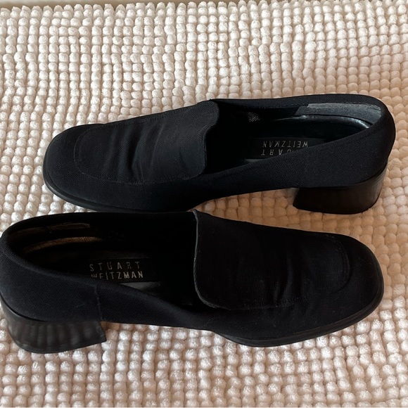 Stuart Weizmann black loafers. - Picture 6 of 7